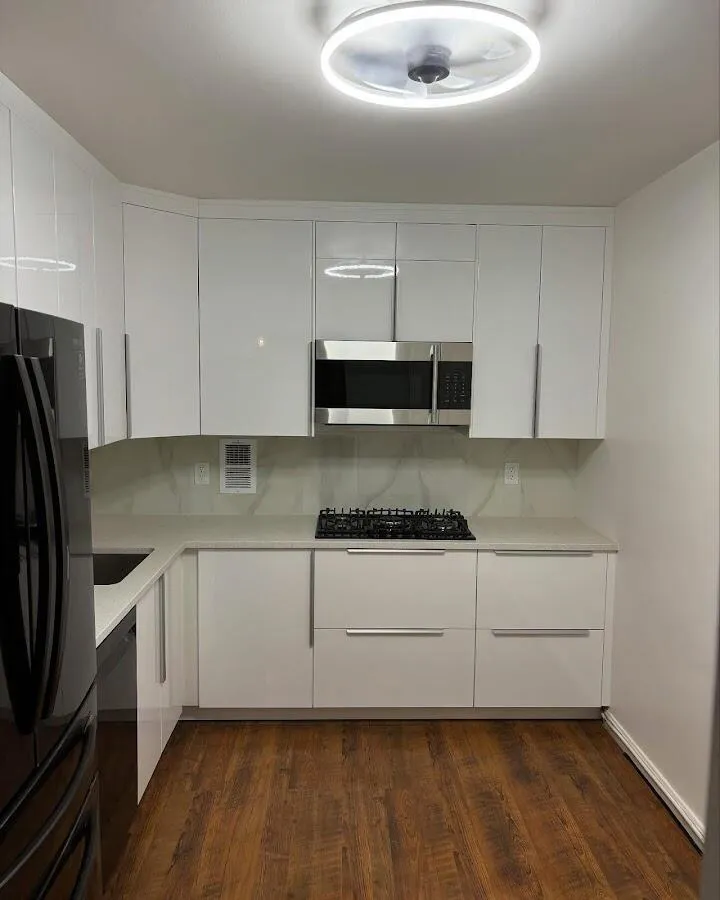 Renovated kitchen with quartz countertops in New Albany